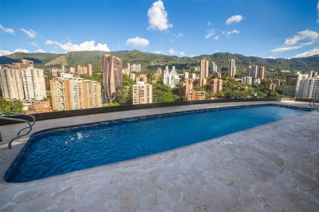 Class Suites Medellín 3*,