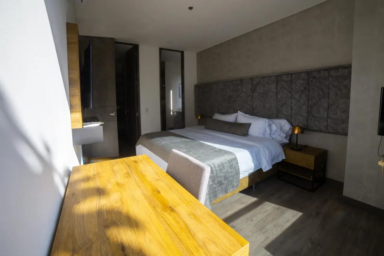 Class Suites Medellín 3*,